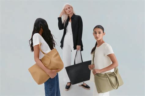 cuyana zipper tote review